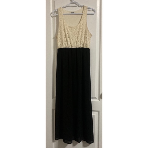 KISMET | Maxi Dress - Picture 1 of 2